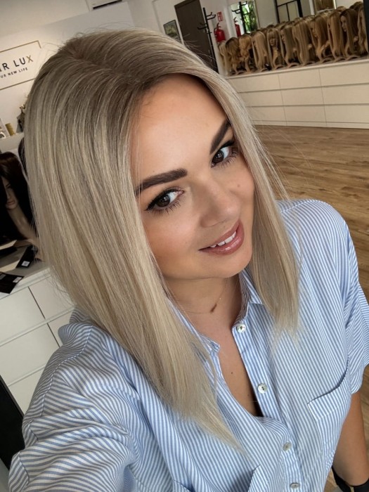 Topper Angela 40 cm – zbliżenie na kolor odrostu, włos brazylijski, o strukturze prostej