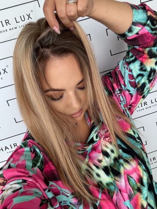 topper Rita 45 cm aplikacja dopasowanie do włosów blond balayage.jpg