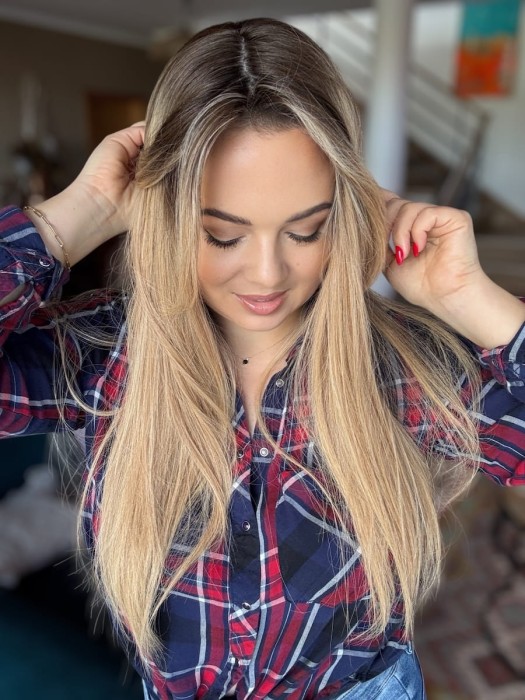 Topper damski HairLux Rita II – możliwość stylizacji, upięcia w kok i kucyk.