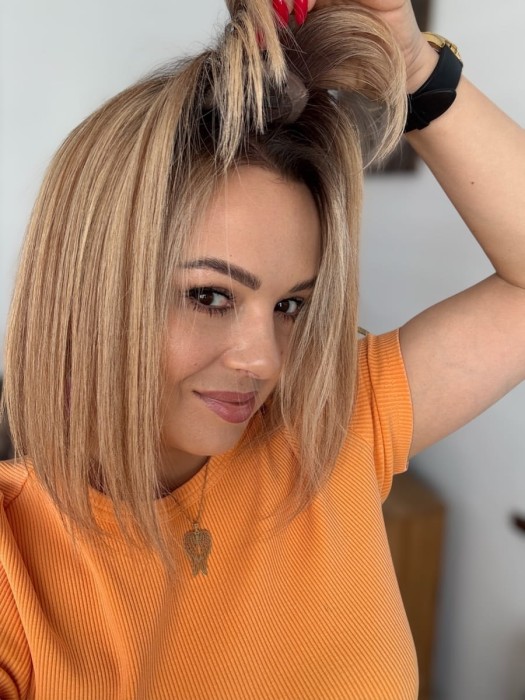 rita-mini-topper-35cm-1b-blond-balayage-z-grzywka-upiecie-krok-1.jpg