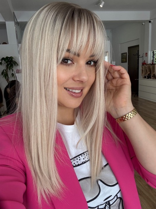 Topper Angela 45cm z włosów naturalnych – widok z przodu, pełne i gęste włosy w kolorze jasnego blondu z mysim odrostem.