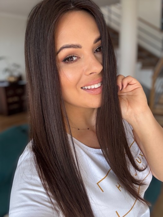 Topper Ivet w długości 45cm na bazie 15x15 - widok na modelce z boku