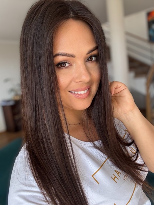 Prezentacja modelu Ivet 45cm, zagęszczenie fryzury w gęstości 130% - widok z przodu