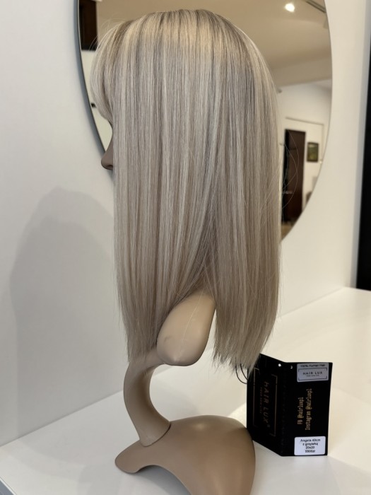 Prezentacja toppera Angela na manekinie bokiem- kolor jasny blond z mysim odrostem
