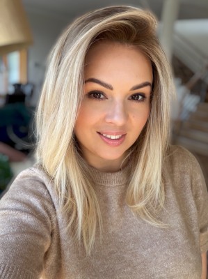 Daisy 40cm S ciepły blond ombre peruka naturalna Lace front