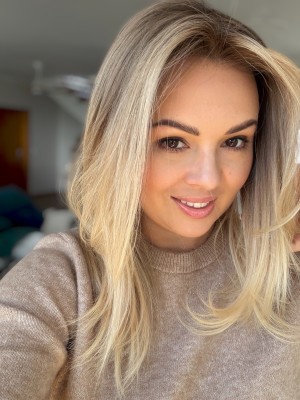 Daisy 40cm M ciepły blond ombre peruka naturalna Lace front