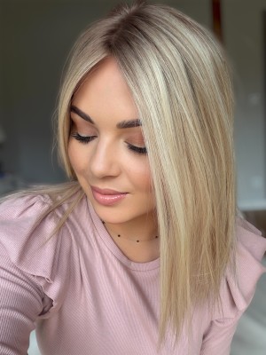 Topper naturalny MALVI 35 cm – beżowy blond z delikatnym cieniem u nasady | baza 20x20 cm