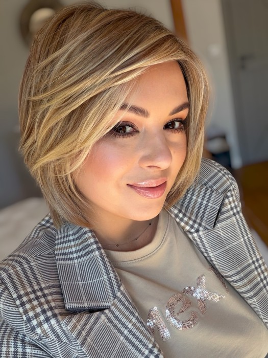 peruka-syntetyczna-sheer-joy-blond-codzienna-stylizacja-lekka-objetosc-naturalne-ulozenie