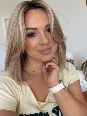 Moli 30cm z grzywką na boki Topper clip in 20x20  baleyage chłodny blond 