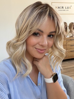 Olivia II Mono topper syntetyczny falowany 35cm  17x 16 cm chłodny blond blond z ciepłym odrostetm