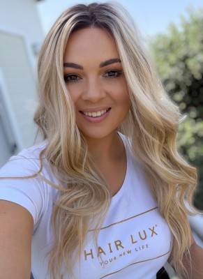 Peruka damska Lea Beige Blonde 65 cm z włosów syntetycznych falowanych - beżowy blond z odrostem | HairLux