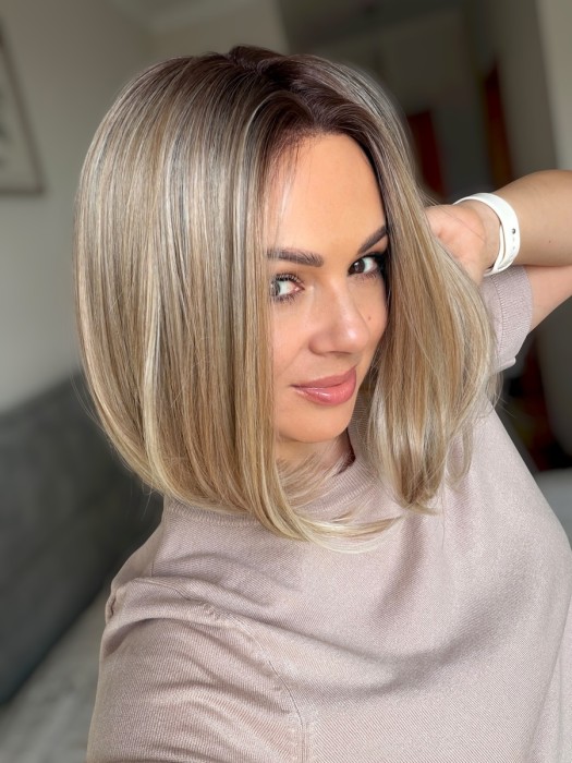 laura-wig2.JPG
